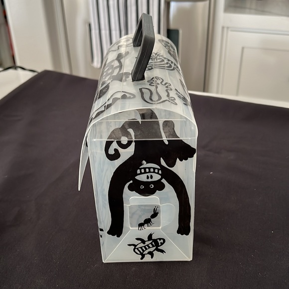 Traffic 5205 Animal
Lunch Box Goth Handbag...signed 1980 - Picture 2 of 8